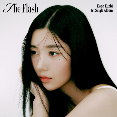 權恩妃日前發行第一張單曲專輯《The Flash》。(圖/翻攝自Woollim官網)